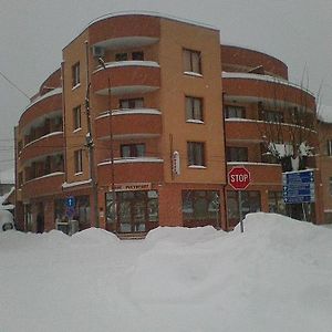 Gelov Hotel Берковиця Exterior photo