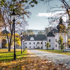 Готель Chateau Appony Exterior photo