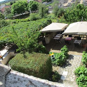 Готель Auberge "Au Bon Accueil" Crouzilles Exterior photo