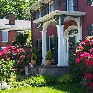 Grape Arbor Bed And Breakfast Ері Exterior photo