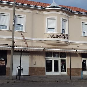 Bed and Breakfast Korona Panzio Матесалька Exterior photo