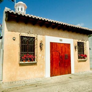 Bed and Breakfast Casa Elena Antigua Exterior photo