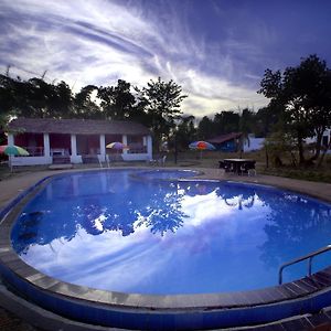 Mogli Resort Канга Exterior photo