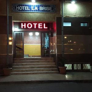 Hotel La Brise Айн-ель-Турк Exterior photo