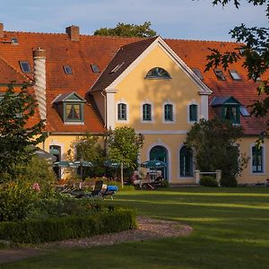 Готель Das Gutshaus Solzow Mecklenburgische Seenplatte Mueritz Exterior photo