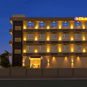 Click Hotel Бгудж Exterior photo