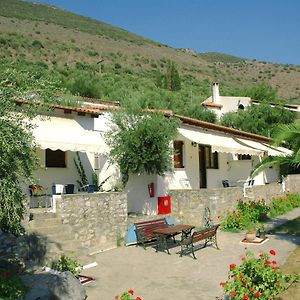 Kotronas Bay Bungalows Exterior photo