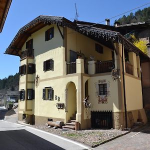 B&B La Tana Dell'Orso - Die Baerenhoehle Кастелло-ді-Ф'ємме Exterior photo