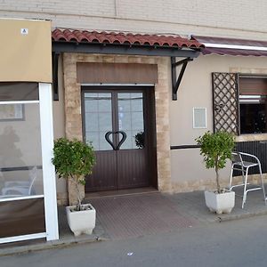 Готель Hostal Pension La Ruta Paterna del Campo Exterior photo