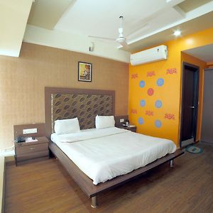 Hotel Avion Inn Ахмедабад Exterior photo
