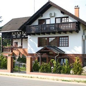 Готель Dunakanyar Bed & Breakfast God Exterior photo