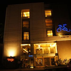 Готель The Royale Senate, Hebbal, Bengaluru Exterior photo