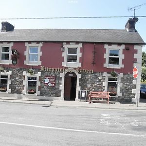 Fitzpatrick'S Tavern And Hotel Каван Exterior photo