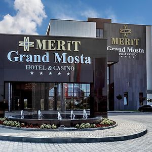 Merit Grand Mosta Spa Hotel & Casino Свілєнґрад Exterior photo