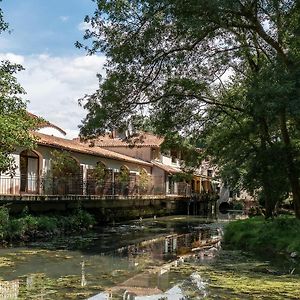 Готель Moulin Du Val De Seugne Сент Exterior photo