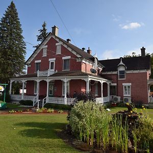 Bed and Breakfast Gil Ann Saint-Andre-Avellin Exterior photo