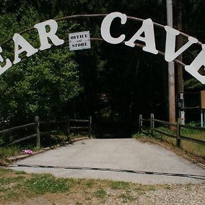 Готель Bear Cave Rv Campground Б'юкенен Exterior photo