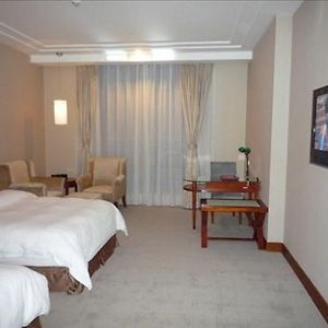 Palm Tress Business Hotel Цзянминь Room photo