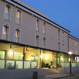 Hotel Fontanelle Фратта-Терме Exterior photo