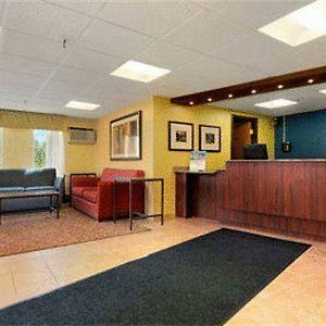 Готель Super 8 Milwaukee West Вауватоса Interior photo