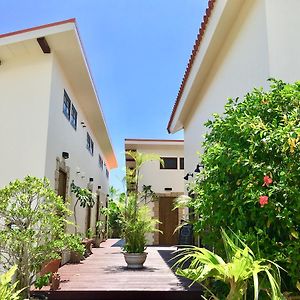 Готель Wellness Pension Coco Ishigaki  Exterior photo