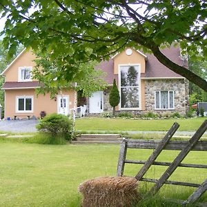 Bed and Breakfast Gite L'Antre D'Eux Шербрук Exterior photo