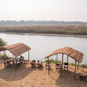 Готель Jungle Wildlife Camp Саураха Exterior photo