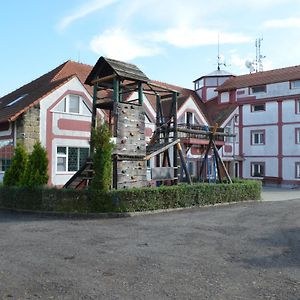 Готель Famozclub Bakov nad Jizerou Exterior photo