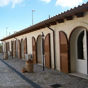 Bed and Breakfast Masseria Carlini Акайя Exterior photo