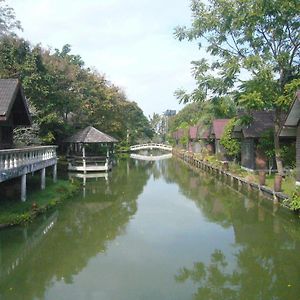 Mae Khum Villa Чіанграй Exterior photo