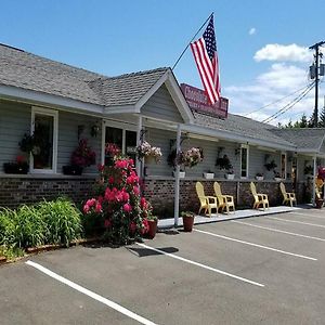 Fundy Rocks Motel Хоупвел-Кейп Exterior photo