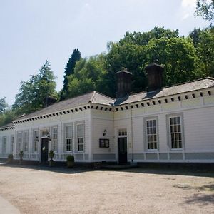 Bed and Breakfast The Old Railway Station Петворт Exterior photo