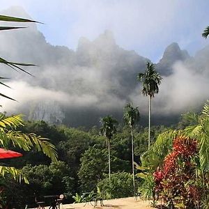 Готель Elephant Hills Khao Sok Ban Bencha Exterior photo