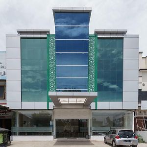 Готель Reddoorz Syariah Near Baiturrahman Aceh Банда-Ачех Exterior photo