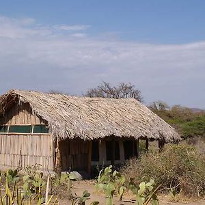 Готель Tindiga Tented Camp Mangola Exterior photo