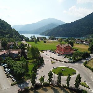 Alpieve Albergo Pieve П'єве-ді-Ледро Exterior photo