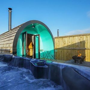 Готель Deluxe Glamping Pod With Hot Tub Фродшем Exterior photo