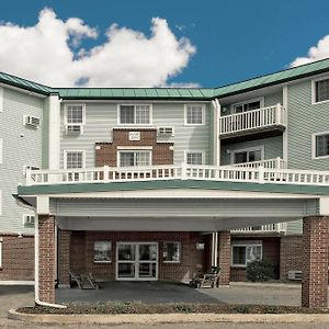 Готель Baymont By Wyndham Essex Burlington Area Exterior photo