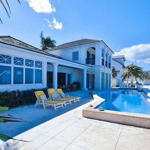 La Mouette Cable Beach Bahamian Villa Нассау Exterior photo