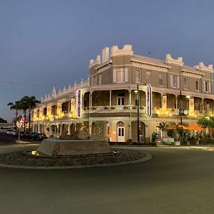 The Rose Hotel & Motel Банбері Exterior photo