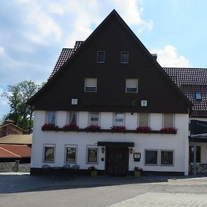 Готель Der Gasthof In Alfdorf Exterior photo