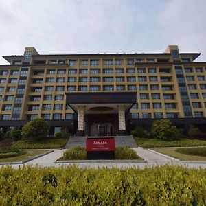 Готель Ramada Wyndham Yingcheng Exterior photo