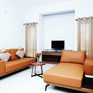 Unnathi Suites Майсуру Exterior photo
