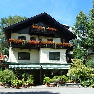 Bed and Breakfast Gaestehaus-Staats Оберфеллах Exterior photo