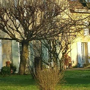 Вілла Gite Entre Bordeaux Et Saint-Emilion Genissac Exterior photo