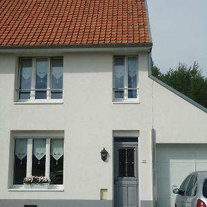 Bed and Breakfast La Mansarde Neuville-sous-Montreuil Exterior photo