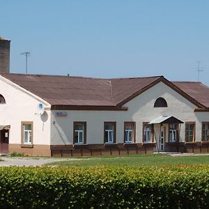 Готель Westwind Puhkemaja Kunda Exterior photo