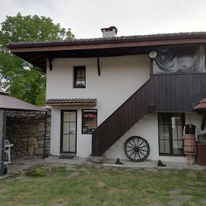 Апартаменти Бутикова къща МЕРИ Орешак Exterior photo