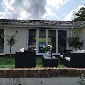 Вілла Couples Country Escape Includes Private Indoor Pool And Hot Tub In North Wales Bagillt Exterior photo