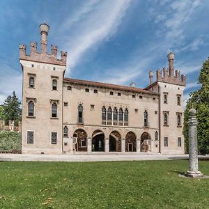 Вілла Castello Di Тієне Exterior photo
